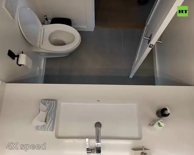 Image from the post by @AlertaNews24 on X: You can now subscribe to a robot that cleans your bathroom